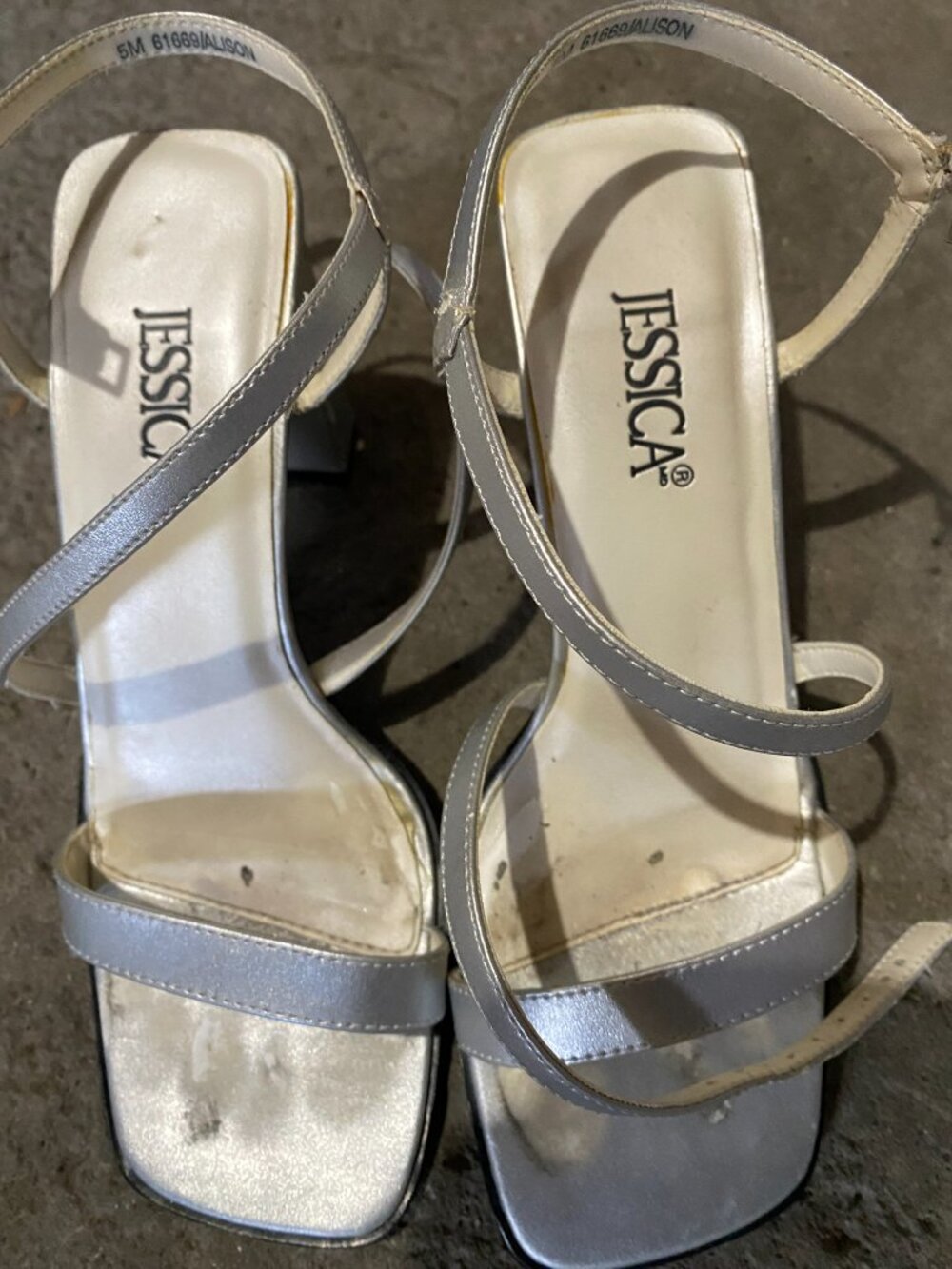 Ladies dressy high heel shoes - Picture 2 of 3